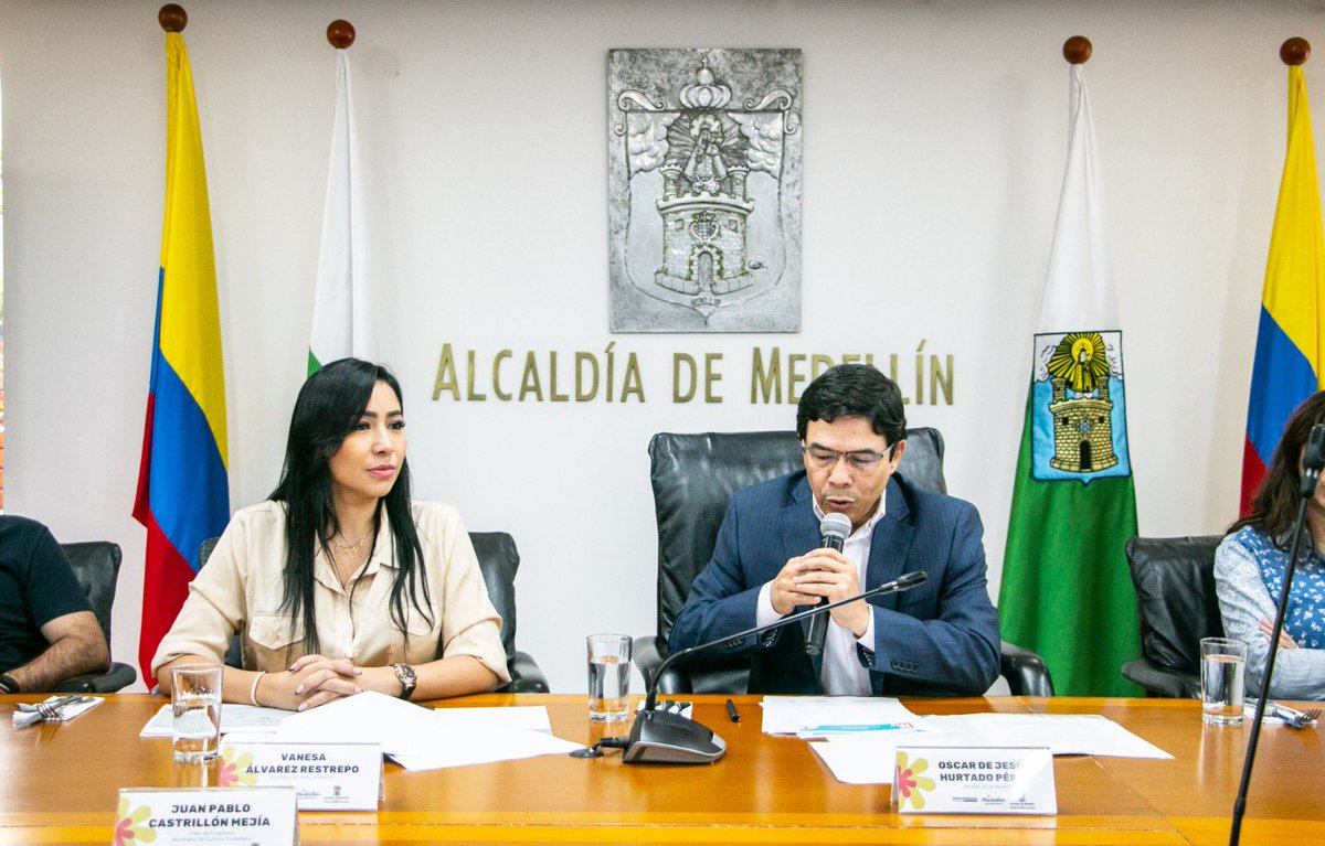 VanesAlvarez89's tweet photo. Con la participación de entidades gubernamentales, distritales, el sector educativo y la comunidad en general, seguimos comprometidos con el equilibrio ambiental de Medellín y la mitigación al impacto del cambio climático y el fenómeno del niño en nuestra ciudad. 💪🏽🌿 https://t.co/K5zudkFHnp