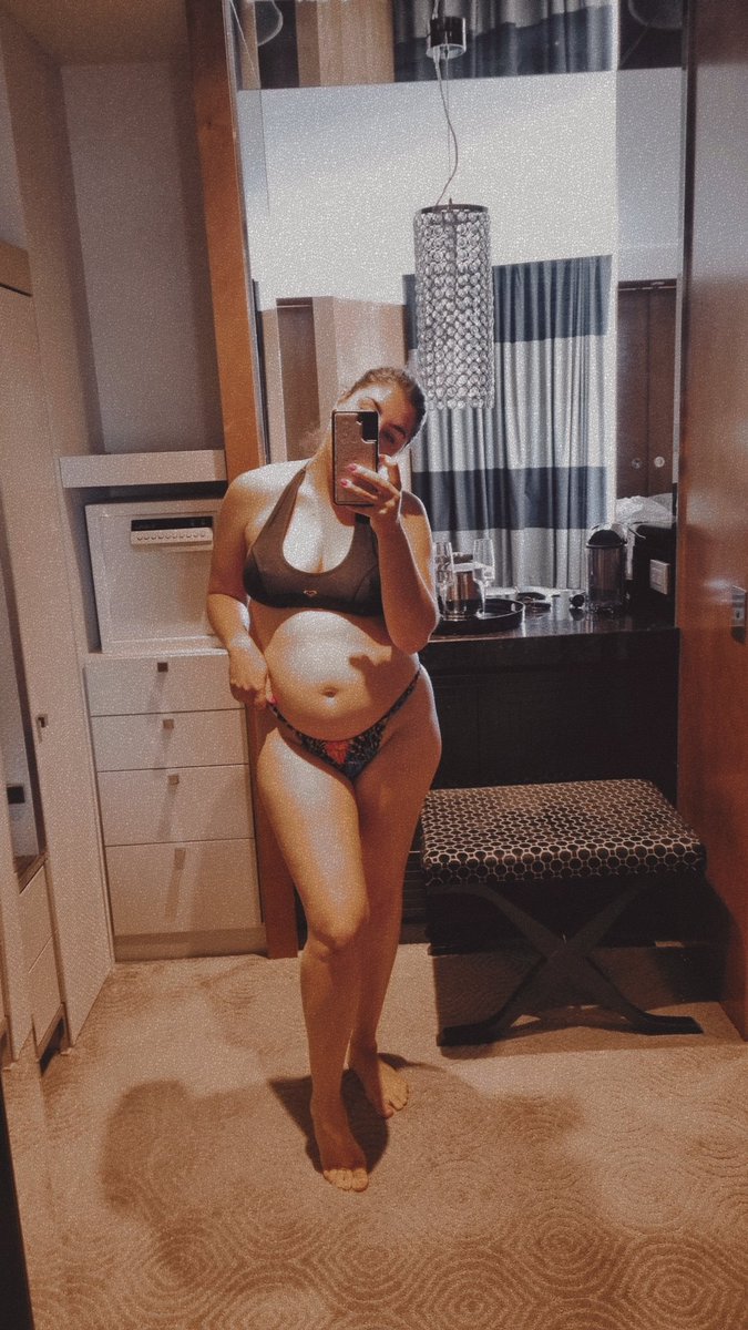 Come on Sun...Melbourne needs you! 🌞 

#belly #crowncasino #Melbourne #summer #almostnude #peep
