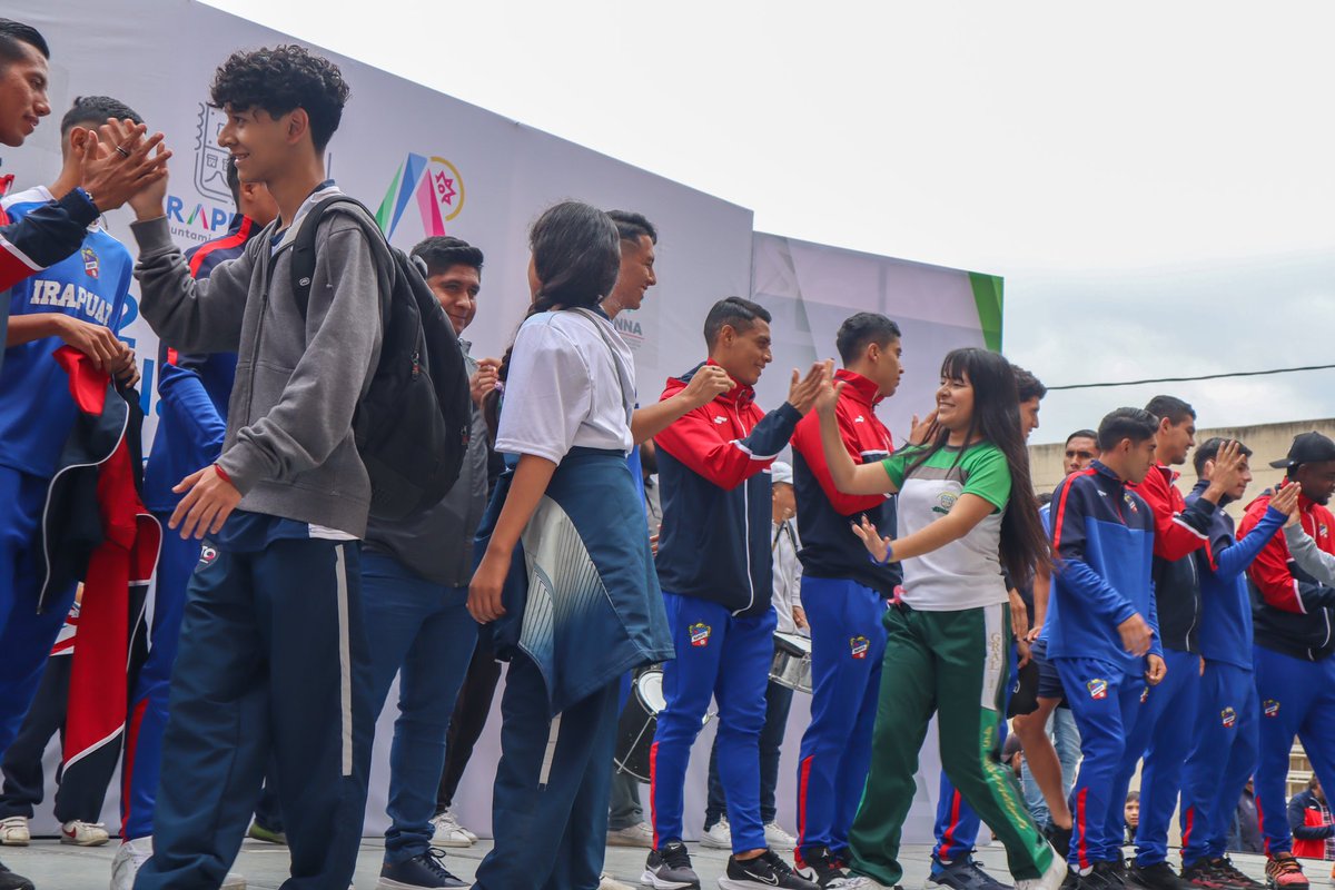 clubirapuato_'s tweet photo. SEGUNDO ENCUENTRO DE YOUTH PLANET IRAPUATO. 🤝

PROMOVIENDO LA CREACIÓN DE ENTORNOS FAVORABLES PARA UN DESARROLLO INTEGRAL EN LOS JÓVENES.

¡GRACIAS POR EL RECIBIMIENTO! 

#ClubDeportivoIrapuato 💙❤️
#TrincaDeMiVida 🍓 https://t.co/zE1m23ng26