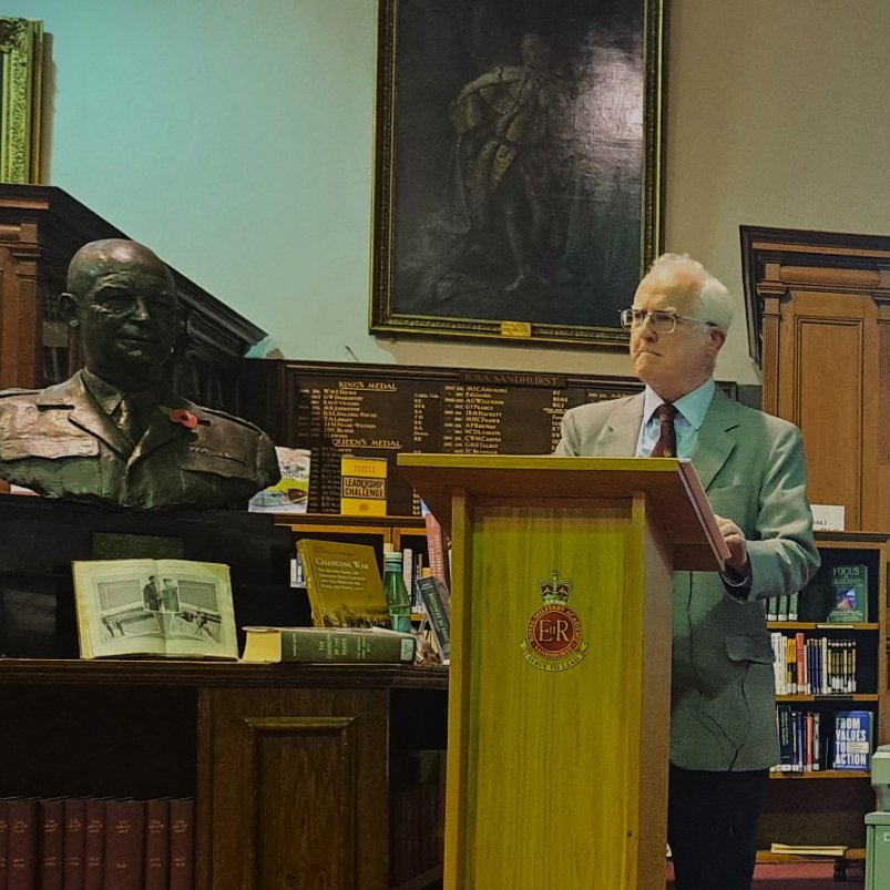 Brilliant talk by @TonyCowan5 on his book to a packed audience of OCdts and staff - many insights and much food for thought as we contemplated German operational command in #WW1 with the selection of commanders and learning of operational lessons #PME #AHEP