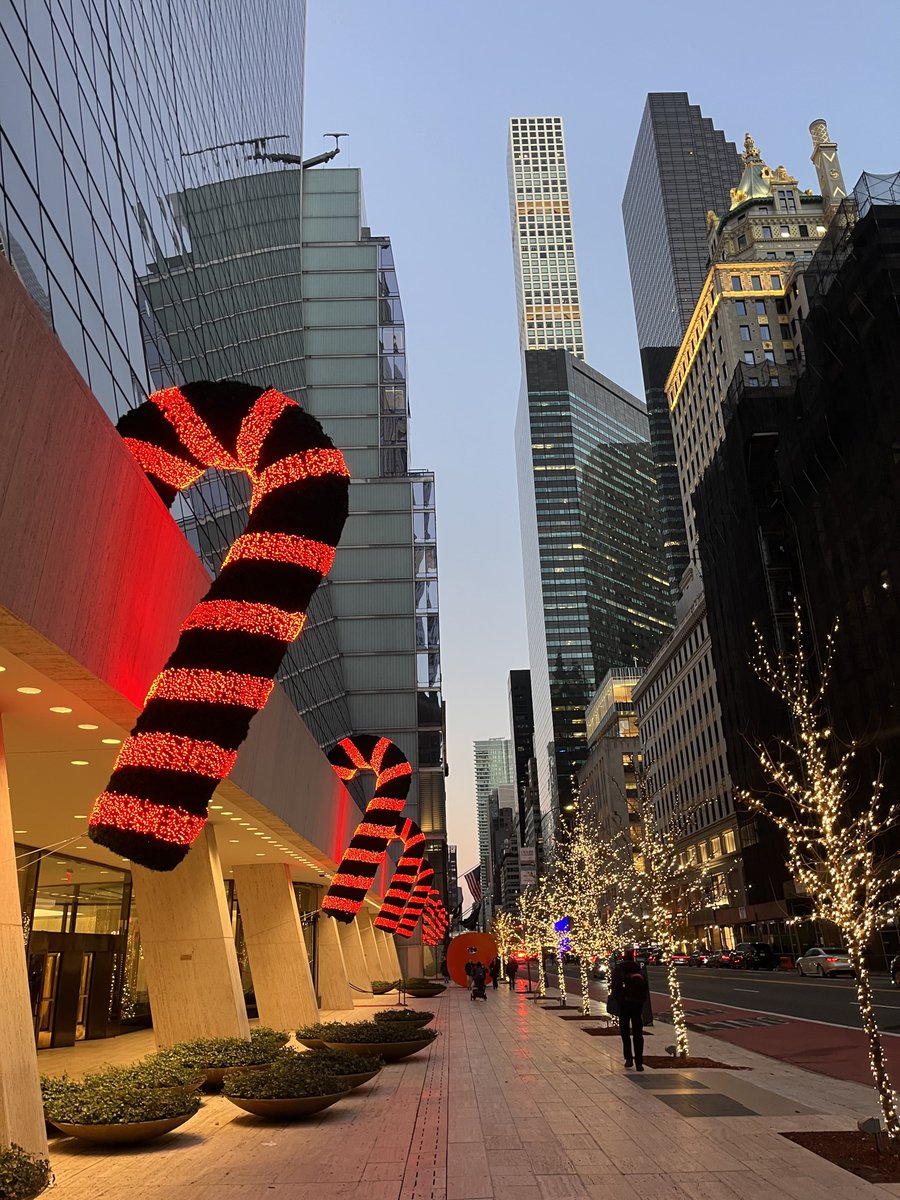 Walks&WallStreet tweet media