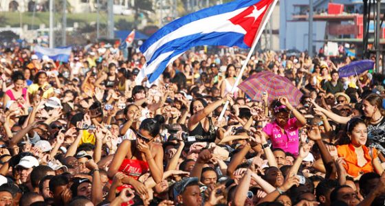#FidelPorSiempre: "Aspiramos a que nuestros jóvenes sean más educados, más revolucionarios, entregados, dignos, capaces de la heroicidad cotidiana y de las más grandes hazañas, solidarios, conscientes del valor de las ideas que defendemos...". #CreaTuFelicidad