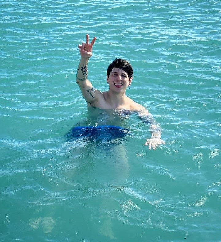 chrisxluciana's tweet photo. Feliz cumpleaños al chico de la risa contagiosa, al chico más guapo del universo, te queremos mucho Chris ❤️‍🩹 #ChrisFestival2023 #TeamChrisPeru @christophervele @teamchrisperu_ https://t.co/df3wDw1HrS