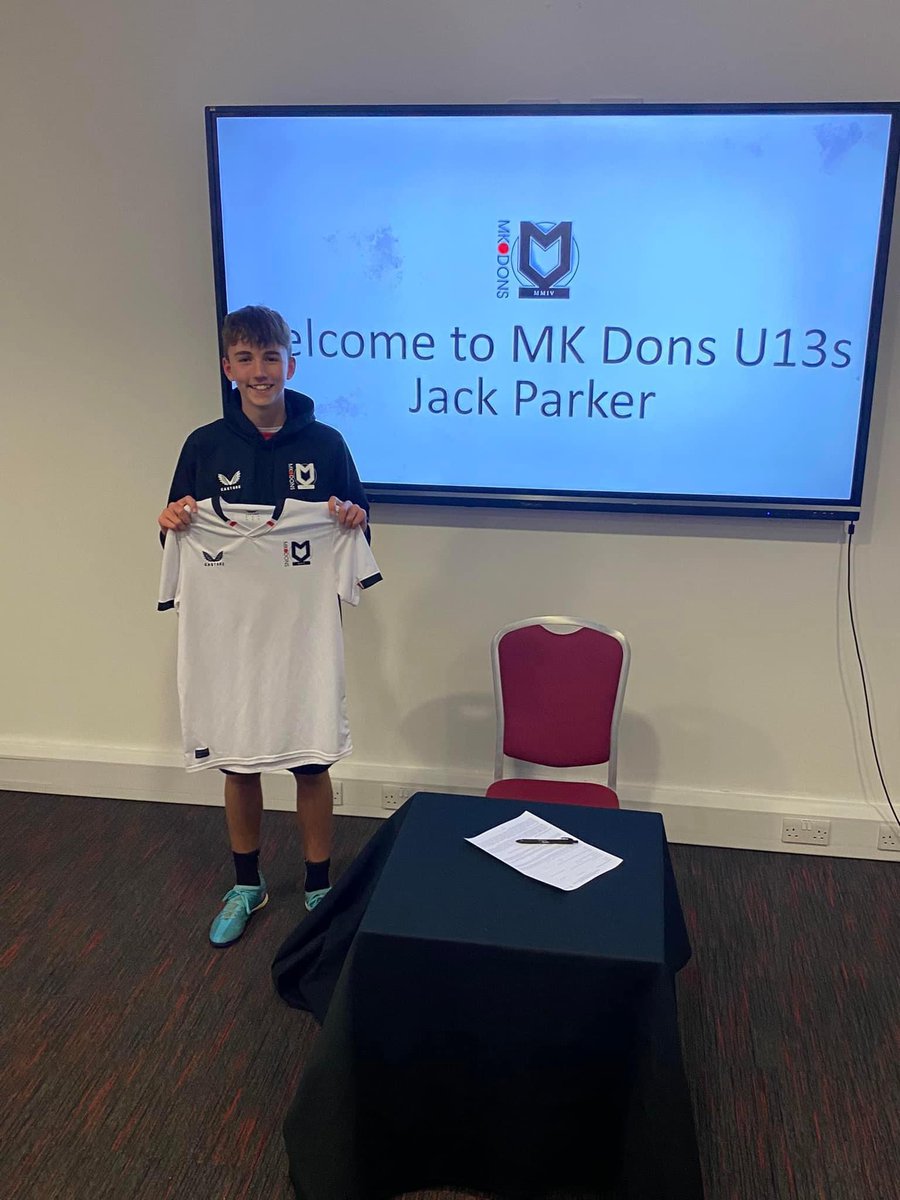 Congratulations to Jack from our U13's who has signed with MK Dons Academy. Jack has been part of the @MKDonsSET Centre of Excellence since the U12's Great achievement, keep up the good work 👏🏻⚽️