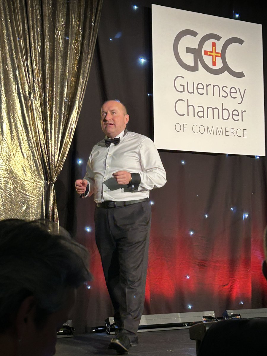Bank Of Dave Dave at the <a href="/GuernseyChamber/">Guernsey Chamber</a> dinner. Gsy States could learn a thing or two about resilience and out of the box thinking. #gettingthingsdone