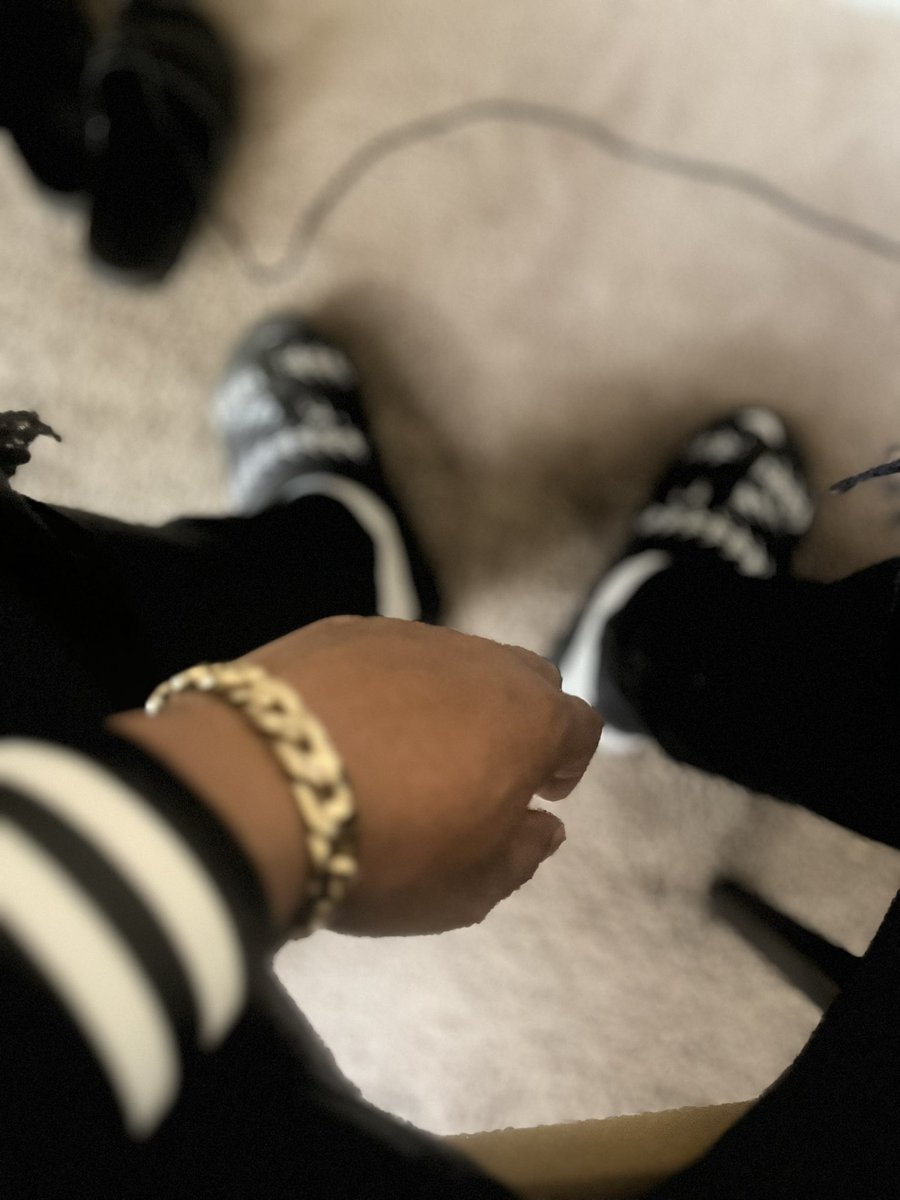 Beeezy07's tweet photo. How y’all feelin bout these #fashion #viral 
#Drip https://t.co/EwLg3B9Qdy