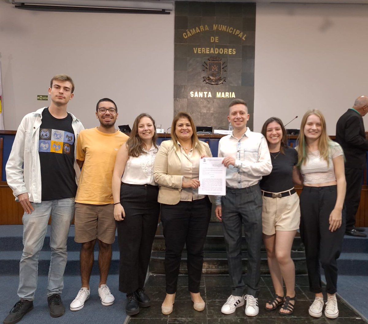 APROVADO o Dia do Internacionalista na Câmara Municipal de Santa Maria!
O projeto de lei n° 9691, de autoria da vereadora <a href="/helencabral13/">Helen Cabral</a> em conjunto com o DARI, é um marco importante de reconhecimento da atividade acadêmica e profissional dos internacionalistas de Santa Maria.