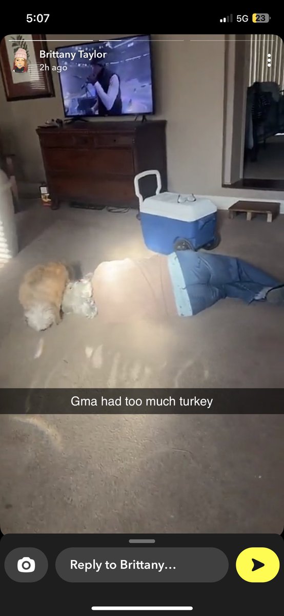 stoicposting's tweet photo. This Snapchat my sister took????? https://t.co/jYlB330j7R