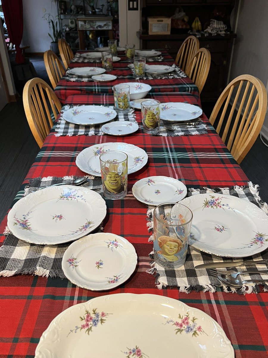 Melonballer22's tweet photo. Grandmas China, Moms silver, my Shrek cups https://t.co/cTOlgJi3Nz