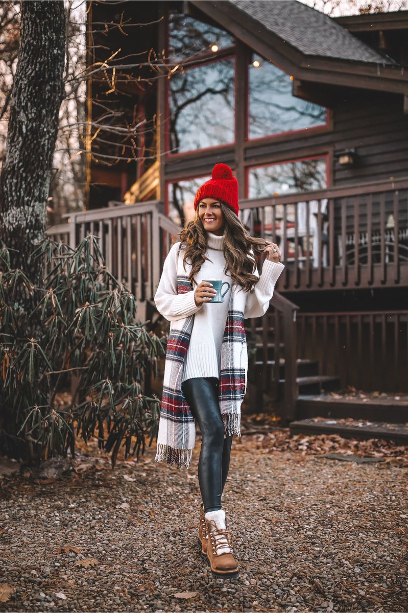 cleomadisonblog's tweet photo. 10 Festive Christmas Outfits With Leggings https://t.co/GORc1ZySJ5 #ootd #modestfashion #christmas https://t.co/3H8RB5Wr3j