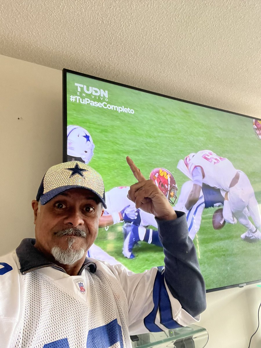 InspectorTV's tweet photo. #TuPaseCompleto ¡Viendo al mejor equipo de comentaristas! #Cowboys @TUDNMEX @Zona_TUDN @nflmx https://t.co/kYoV3eJRL9