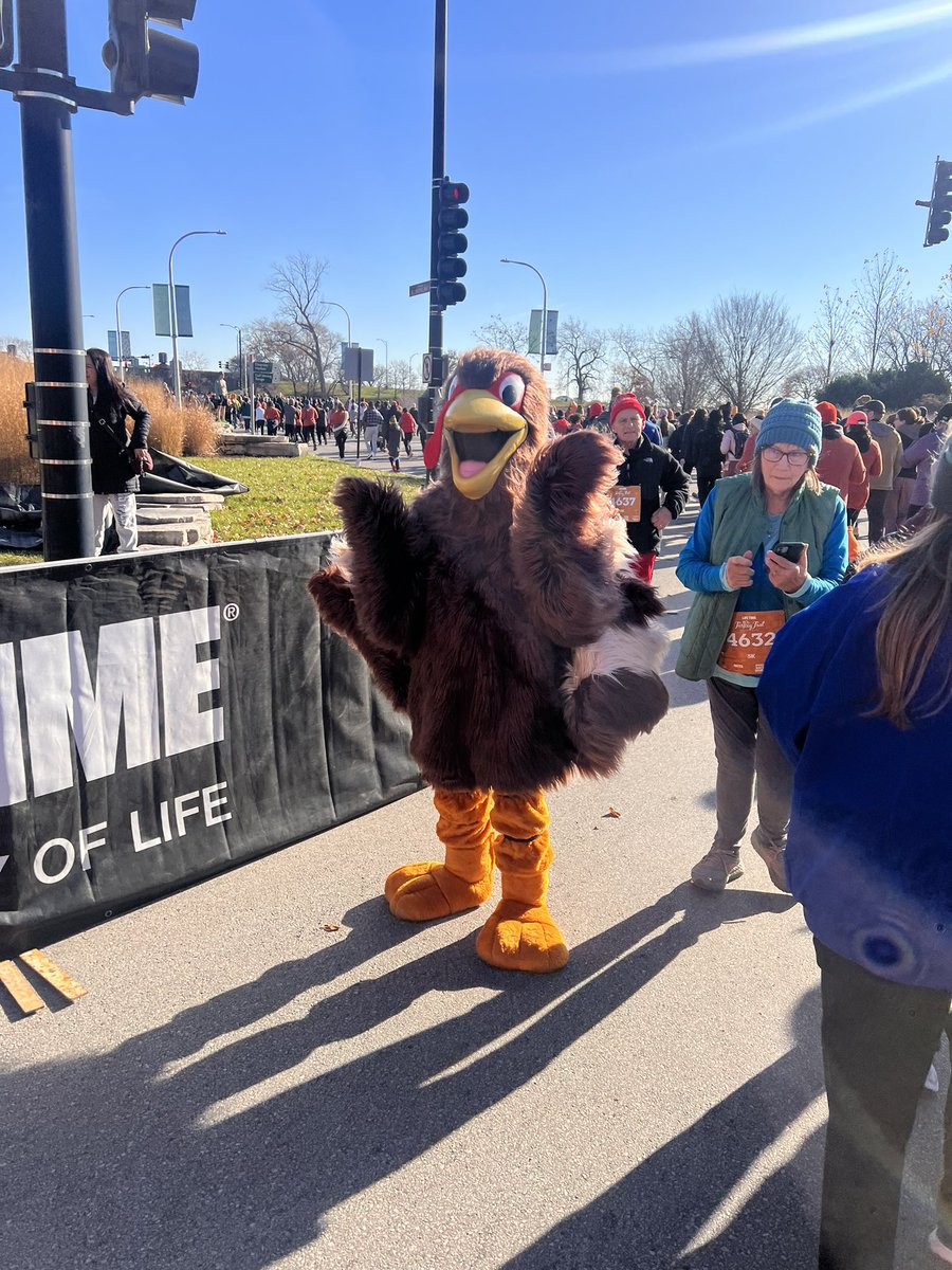 Thankful to run another race on this holiday! 8k Turkey Trot Chicago done and done! #ThanksGiving2023 
#racer #runnerlife #runnergirl
