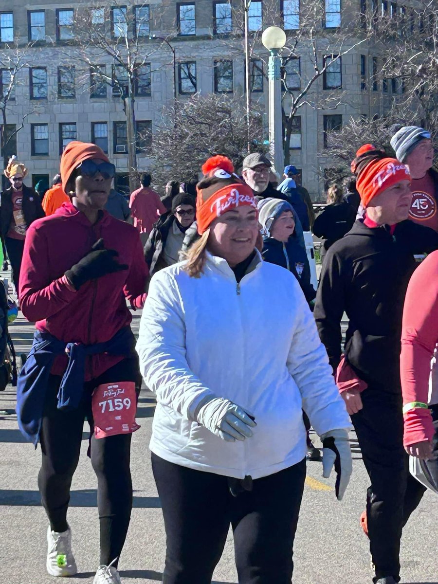 Ms_ShanahB's tweet photo. Thankful to run another race on this holiday! 8k Turkey Trot Chicago done and done! #ThanksGiving2023 
#racer #runnerlife #runnergirl https://t.co/e9QwnbVQRB