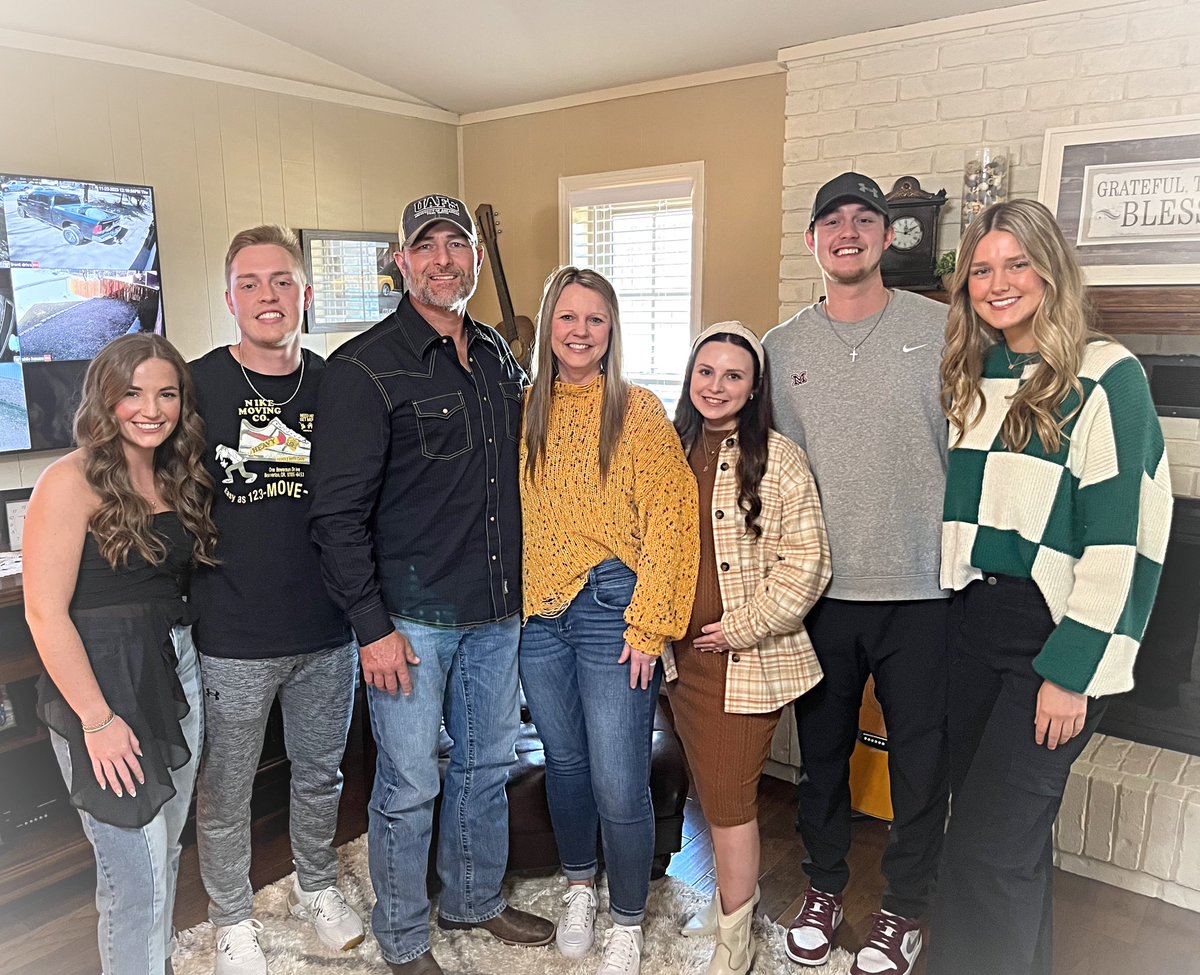 cjball14's tweet photo. Happy Thanksgiving 🧡 https://t.co/z5lCxc0nq3