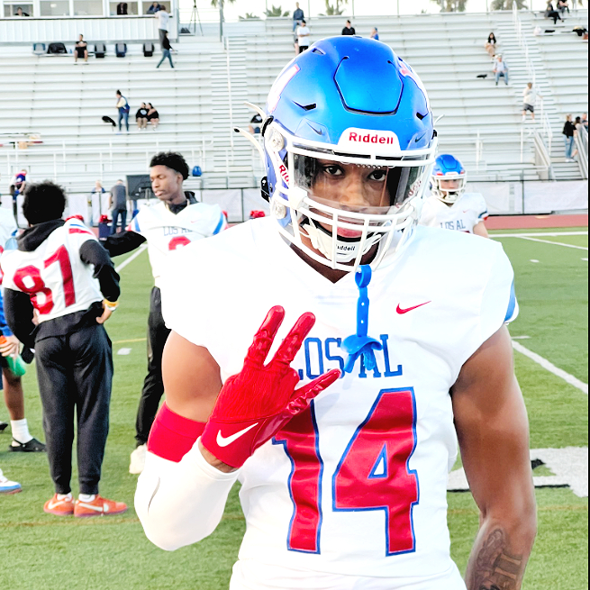 Hayden Eligon II (Los Alamitos) commits to Northwestern:
Click here: bit.ly/40Qdhiy
Hayden announced his commitment to the Wildcats on Thanksgiving Day and Wildcat fans are thankful!
 <a href="/tfent2/">TJ Fenton</a> <a href="/kingmao55/">Coach Mao #RILMOM🌺</a>