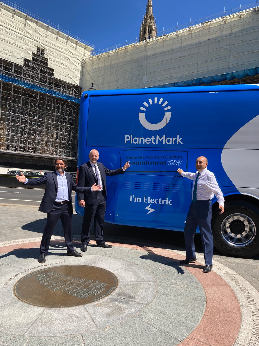 Claire_wms's tweet photo. @maryportas @Jeremy_Hunt Great to see Patrick and the electric bus back on the road delivering impactful messages about the need for urgent climate action. Great work @maryportas and the #ClimateFight team 🎉 Although, two years on and still no meaningful action from Gov! https://t.co/Rn6sN1QuF1