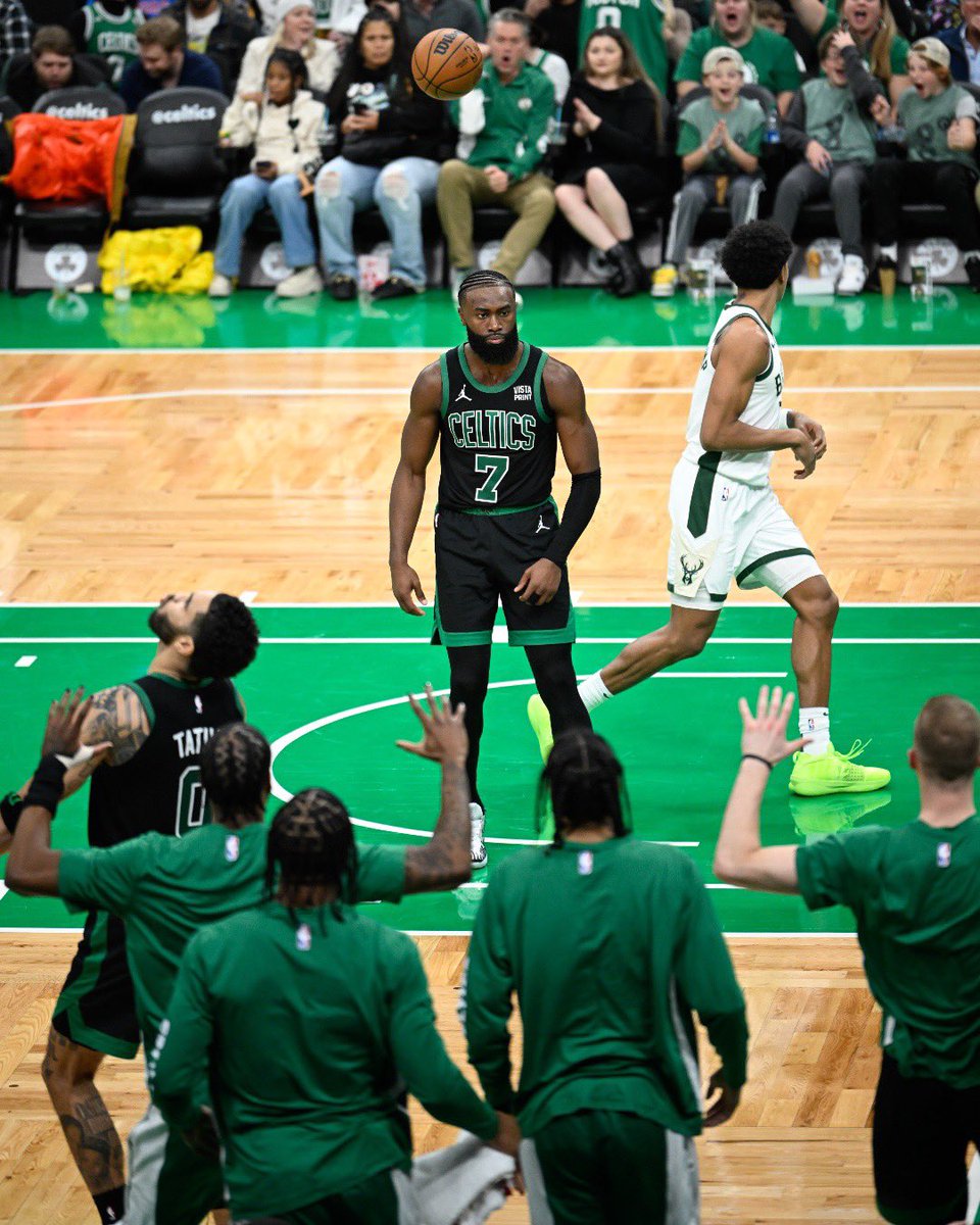 celtics's tweet photo. this pic goes so incredibly hard 😤 https://t.co/jb2X16Gvz7