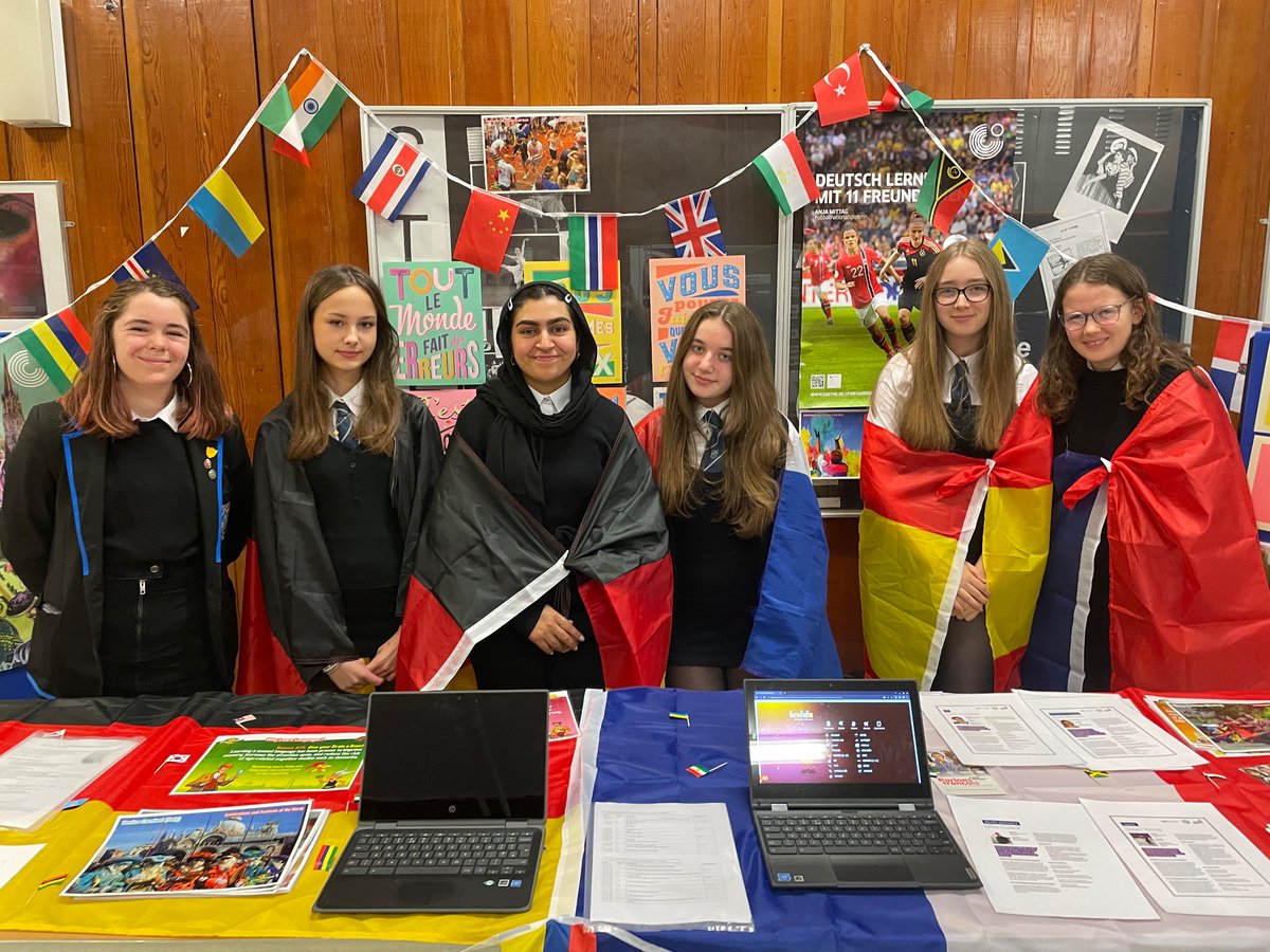 Woodmill_ML's tweet photo. A huge thank you to our Languages Ambassadors flying the flag at the Woodmill HS Primary Information evening this week. Vielen Dank! Merci beaucoup! https://t.co/nWNhuIvwIL