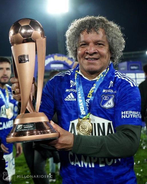 El y sus muchachos hoy estarán con el corazón, dando todo por los colores de Millonarios, por la hinchada que merece todo lo bueno que nos pueda pasar! Todos juntos vamos por un título más!