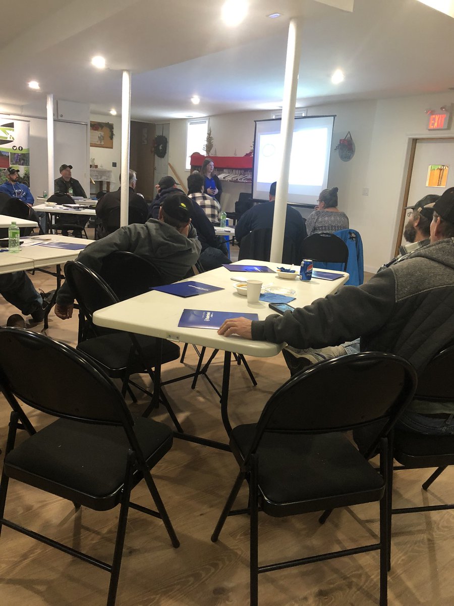 Hoards Station Farm Supply meeting excellent job <a href="/BrentCorriganSS/">Brent Corrigan</a> <a href="/speareseeds/">Speare Seeds</a> and Alyssa Carter @MasterfeedsCDN <a href="/Alltech/">Alltech</a> great discussion on improving forages to drive milk production and milk components.