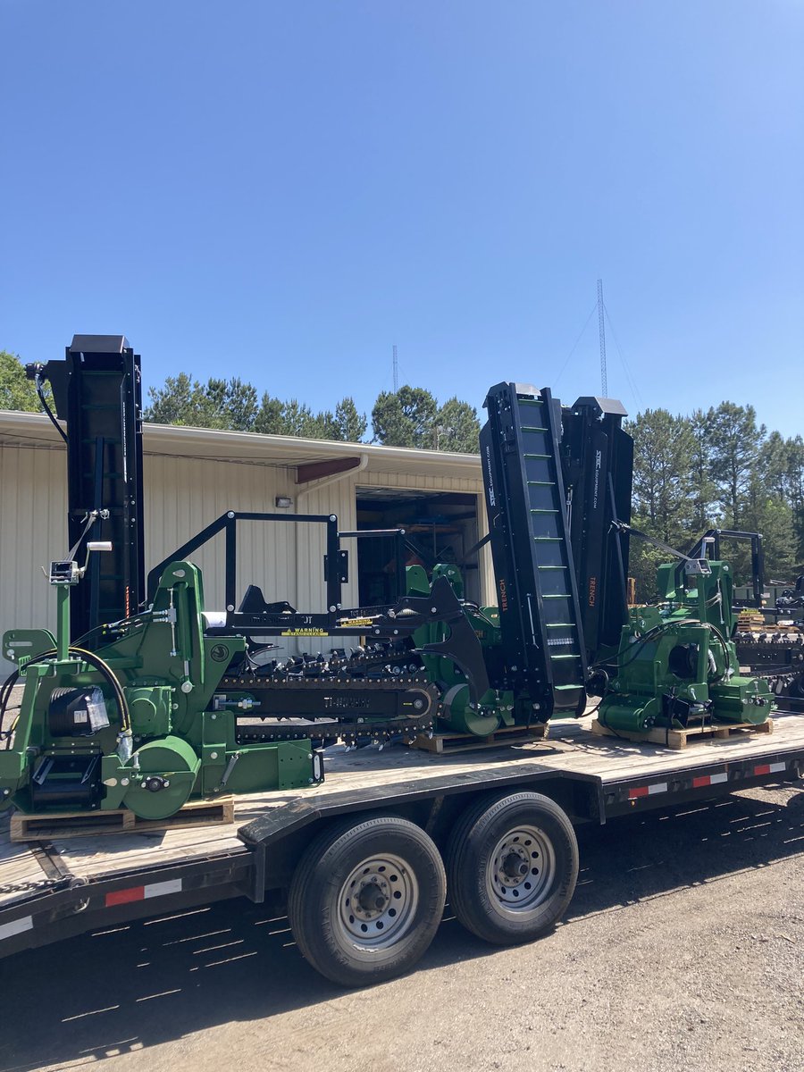 Happy Thanksgiving to our fantastic team at <a href="/STECEquip/">STEC Equipment</a> &amp; all our customers in the USA that have purchased our #trenchit trenchers.  Enjoy your day!