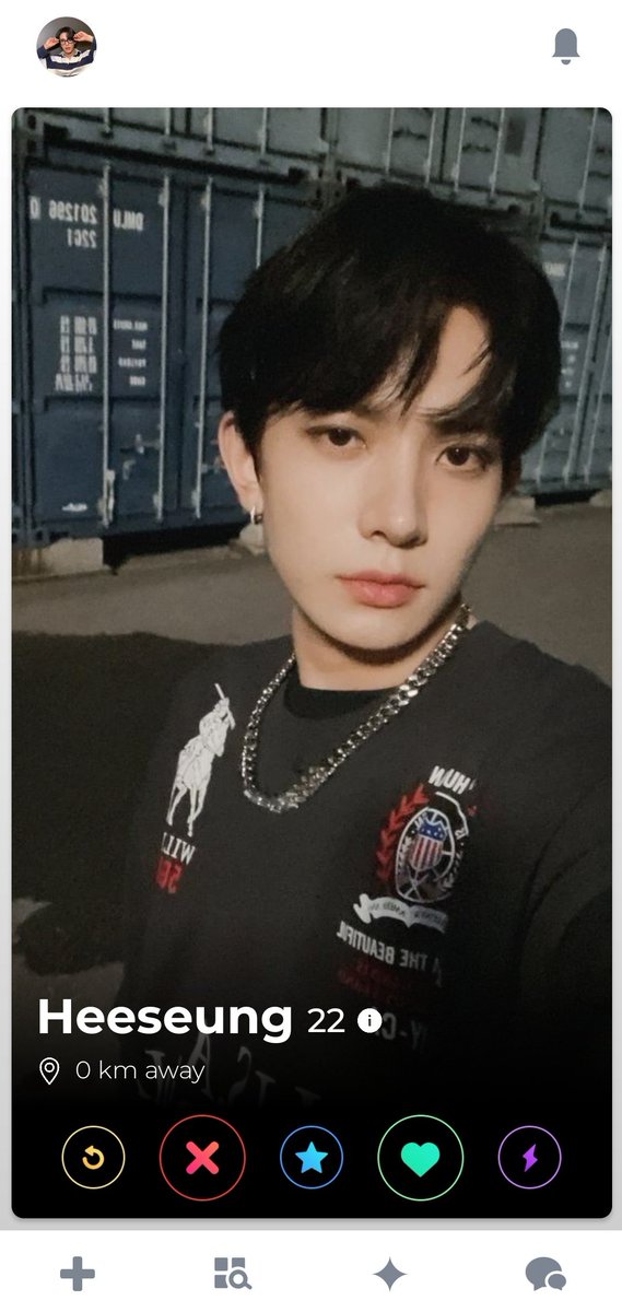 hnrymvk's tweet photo. tu é gay, é? 🍑 | heejake!¡ short au

Jake sempre teve dúvidas sobre a heterossexualidade do melhor amigo de seu irmão, e as coisas ficam ainda mais claras quando encontra o perfil de Heeseung no Tinder.

E, como sempre, Jake tenta tirar proveito da situação. https://t.co/f4HeyyFfrS