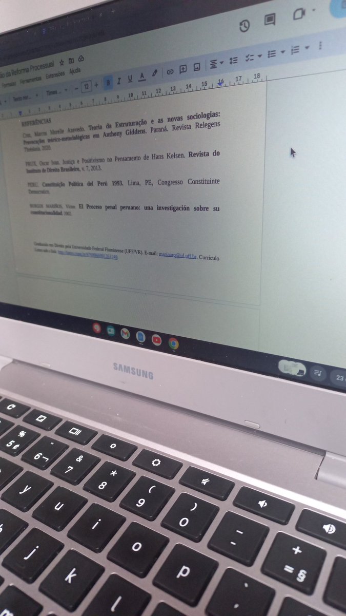 mrqnina's tweet photo. Como é q faz pra escrever coisas que não gostamos de escrever? https://t.co/b4Dm5kXxrp