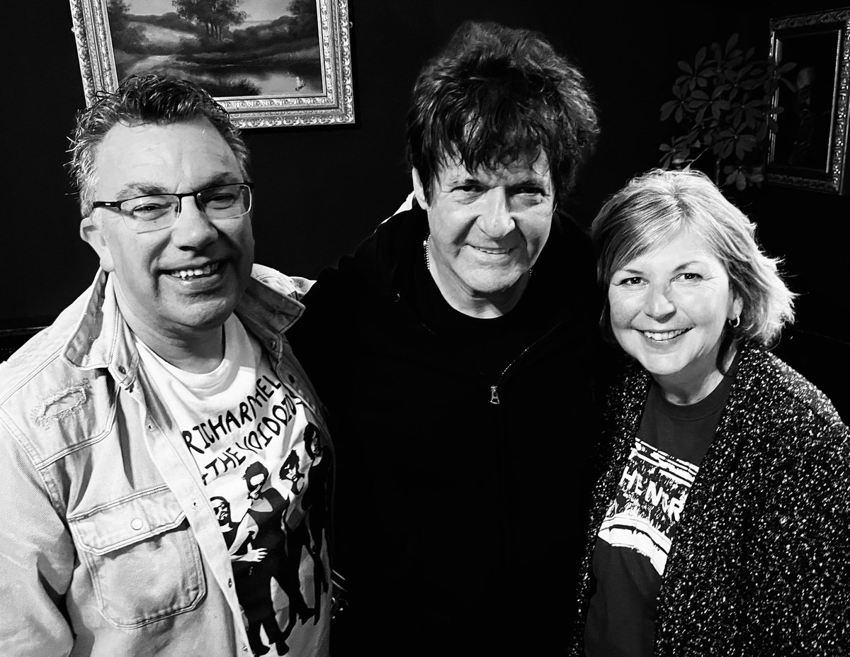 PicturePlace_NE's tweet photo. @clem_burke happy birthday Clem!! Peace &amp; Love…..always got time for you 🥁Top guy!! X https://t.co/sE3kKpuHt1