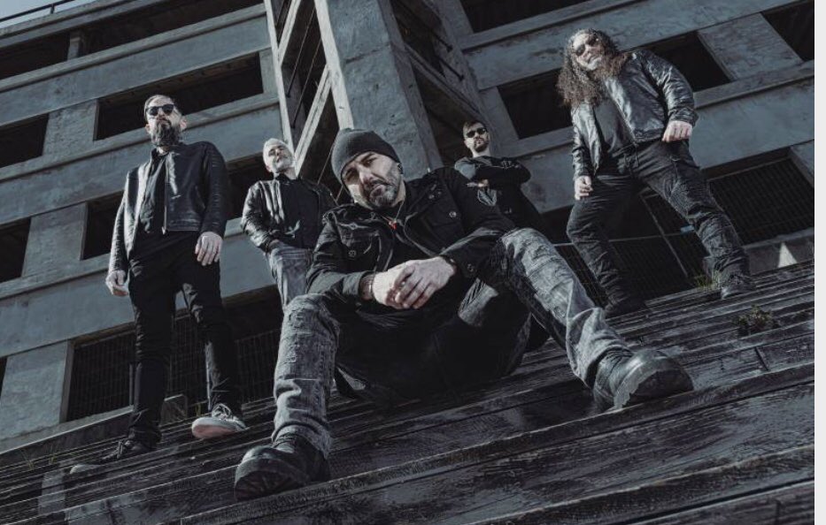 soto2112pta575's tweet photo. DGM週間となってる今朝も『DGM』の『Life』を聴きながら出勤。
不動の音楽スタイルを築くDGMですが、大きな変化もありました。
それはシモーネ・ムラローニがばっさり髪を切ったこと😅
これでメンバーでロン毛なのはベースのアンドレアのみ😬
#DGM
#Life
#シモーネムラローニ
#SimoneMularoni https://t.co/Xq0X3h9X0e