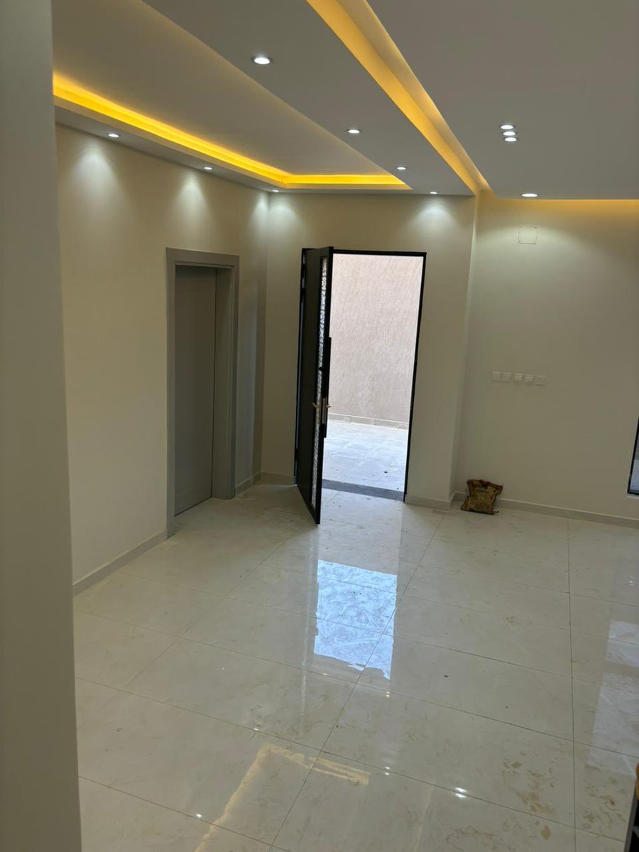 alhamdanoffice's tweet photo. #المجمعة #جامعة_المجمعة 
للإيجار بحي الملتقى دور ونص 
الدور الارضي
*(قسم الرجال)*
ملحق خارجي
مجلس 
مقلط
دوره مياه رجال
*(قسم النساء)*
درج داخلي
صاله كبيره
مجلس 
2 دوره مياه 
غرفه
 مطبخ 
مستودع
*الدور الأول*
3 غرف نوم 
2 دوره مياه 
قيمة الإيجار السنوي 28 ألف https://t.co/nZX4boWRql