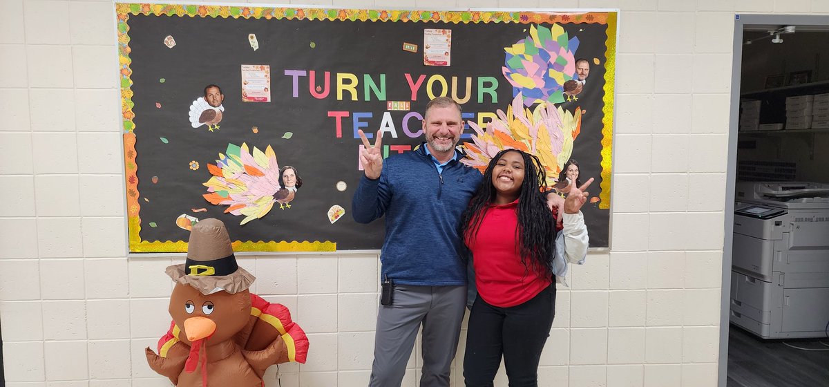 HMonti41's tweet photo. From my school to yours, Happy Thanksgiving! #PHpanthers https://t.co/TlYbKwkWfu