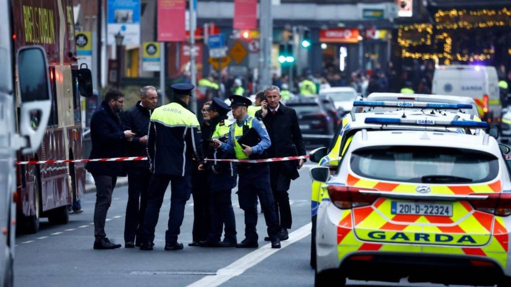 OliLondonTV's tweet photo. An education worker aged in her 30s has been hailed as a hero tonight after she intervened when a man randomly attempted to stab children who were in her care.

The heroic woman is being treated tonight for serious stab injuries to her body that she suffered when she tackled the knifeman this afternoon.

It is understood that before she could intervene with the attacker he had stabbed a five-year-old girl in the neck.

This little child is currently in a critical condition in hospital and is clinging to life.

Source: Sunday World
