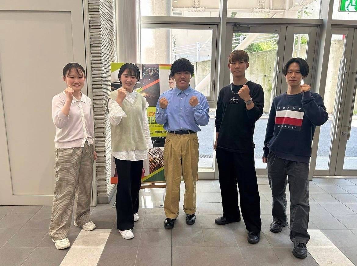 committee_ous's tweet photo. 学生委員会です🌟
今回は「運動部支援団体RUSS」さんに訪問しました！

運動部にフォーカスを当ててインタビューをし、部活動に興味を持ってもらえるよう広報活動をしています！
チラシ作成や、掲示、配布を行い試合の告知をしており、今後はステッカー作成や新聞の発行を計画しています！
↓URL https://t.co/tl9UZkzKUA