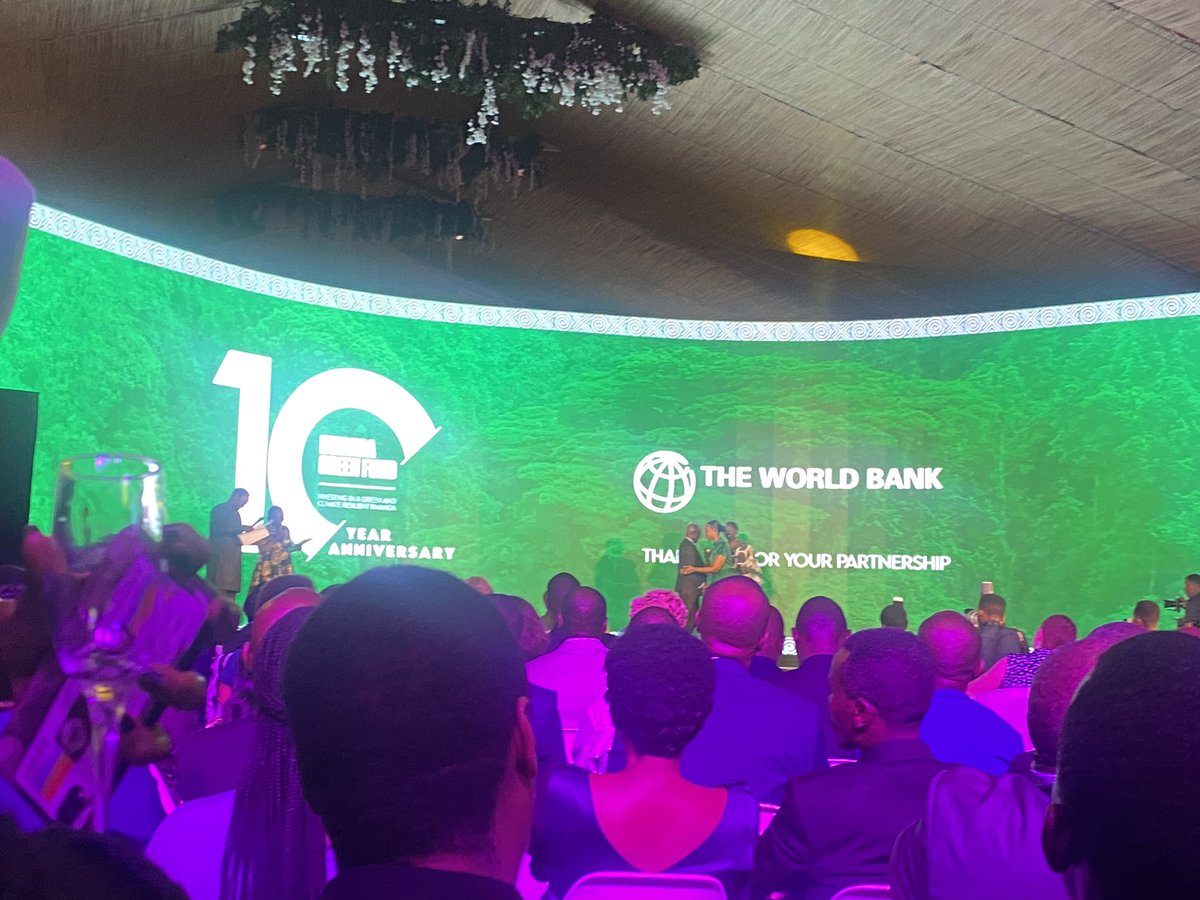 ArethaRwags's tweet photo. Tonight was also the amazing celebration of the 10th Anniversary of the @GreenFundRw, congratulations @TeddyMugabo_ on the great work ๐๐ https://t.co/Eh1rLBFO1Q