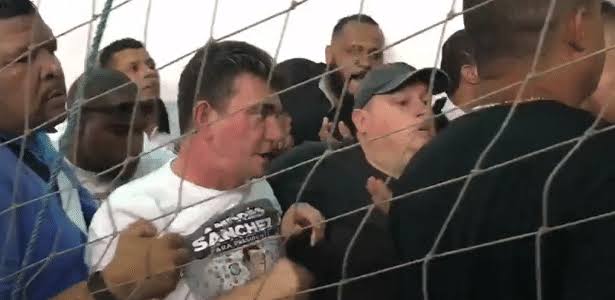 moura_adonay's tweet image. Meu maior sonho é a R&amp;amp;T perdendo no sábado, e ainda levar um apavoro dos @gavioesoficial.

 #ForaRenovaçãoETransparência 
#ForaDuilio
#ForaRatazanas
#ForaAndresSanchez
#ForaAndreNegao