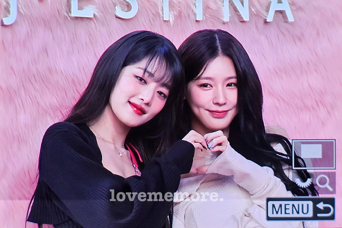 231124 🩷💚댕자공주들 너무 예뻐요🐱🐰
#여자아이들  #아이들 #GIDLE  #미연 #MIYEON