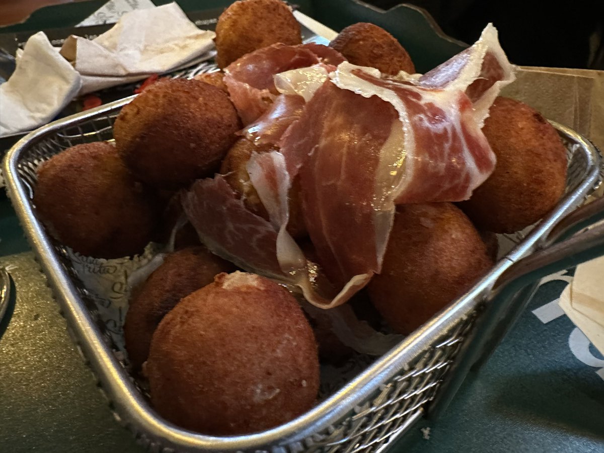 Tapas for dinner during last night of <a href="/STiBNite_H2020/">STiBNite</a> winter school. Man those croquettes are addictive. Note: just some of the tapas we had together.