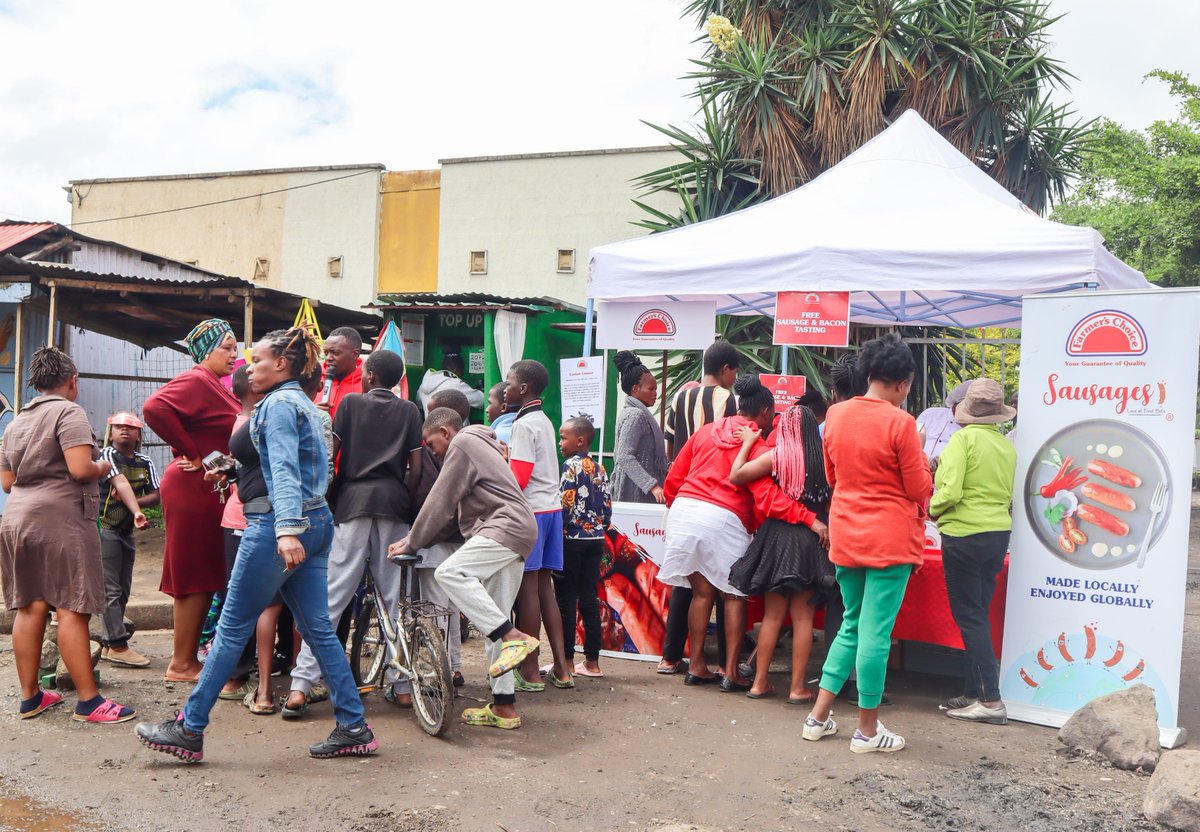 Kapuyawillykihu's tweet image. Sose Mtaani Activation is On &amp;amp; Live 😍 Uko mtaa Gani tunakam 😋
#FreeSampling and a Lesson from our own Chefs on how to prepare Sausages and bacon 😉