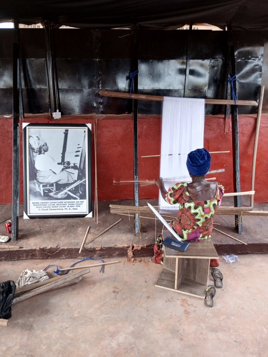 washington39293's tweet photo. The making of Akwa Ocha
Akwa Ocha, the popular hand-woven cloth, is peculiar to the people of Anioma (Delta North senatorial district) of Delta State, which has three sub-constituencies of Aniocha/Oshimili, Ika and Ndokwa. The area is the Igbo-speaking part of the Delta state https://t.co/YCw6vz3XTT