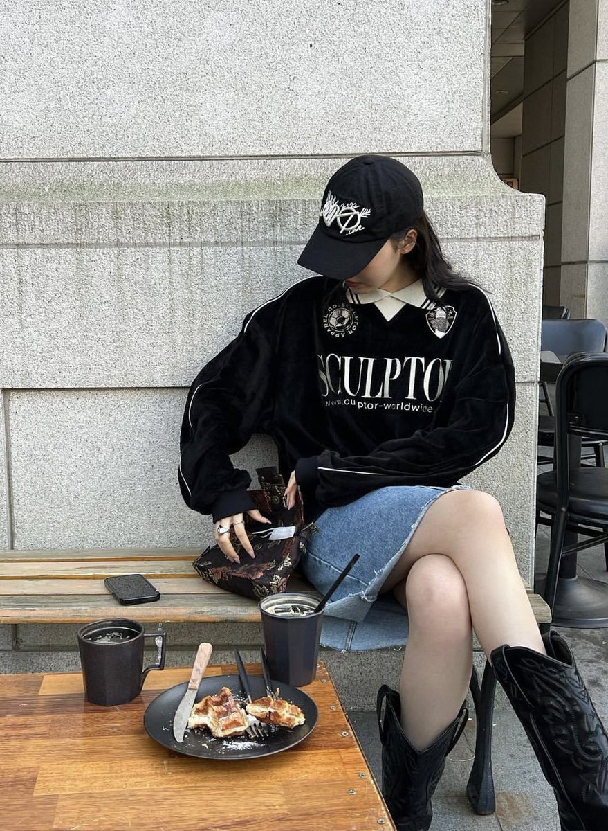 suffsun's tweet photo. อีกหนึ่งรอบบ Sculptor velour soccer jersey ตัวนี้ที่ฮิตๆมาลดหั่นครึ่ง 1930 free ems 🐾🎧 https://t.co/2wSAcYuOpw