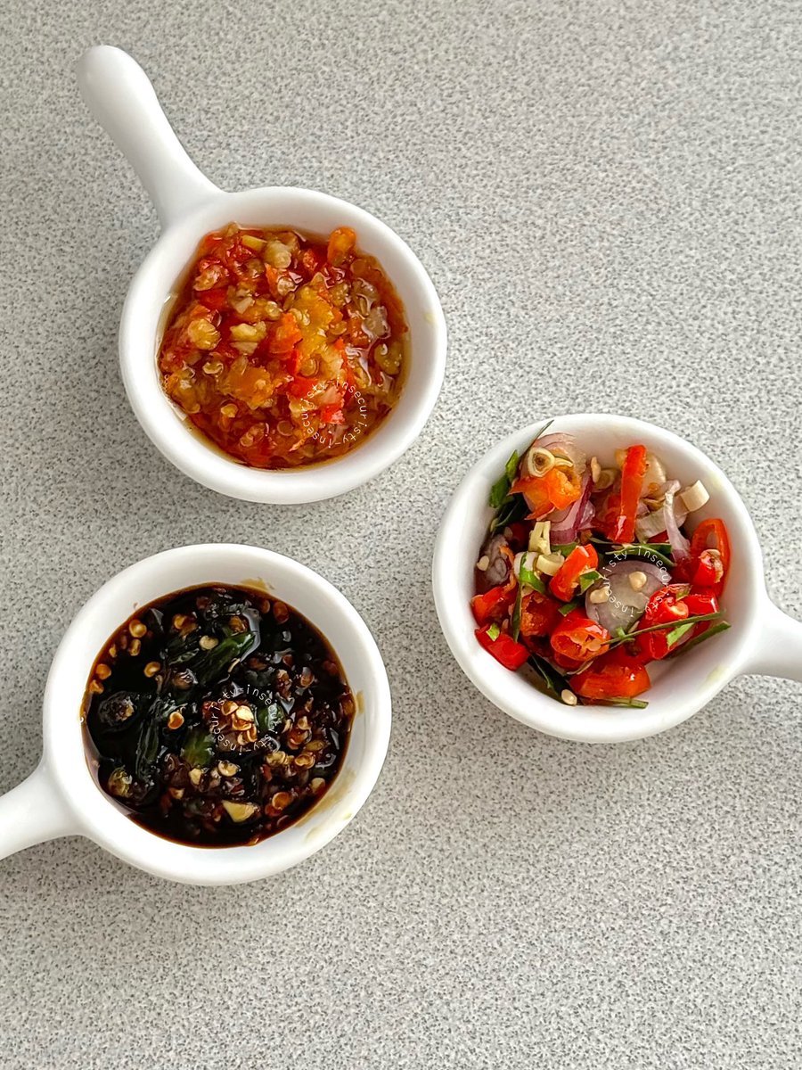 RESEP 3 JENIS SAMBEL ENAK, SUPER GAMPANG, ANAK KOST FRIENDLY! #ristyrecipy #makanmakin 🌶️👩‍🍳

kalo kamu team ga bisa makan tanpa sambel tp males ngulek dan ga suka sambel kemasan, simak thread ini. aku mau share 3 resep sambel enak dan mudah versi aku.

like/rt/save biar ga lupa~