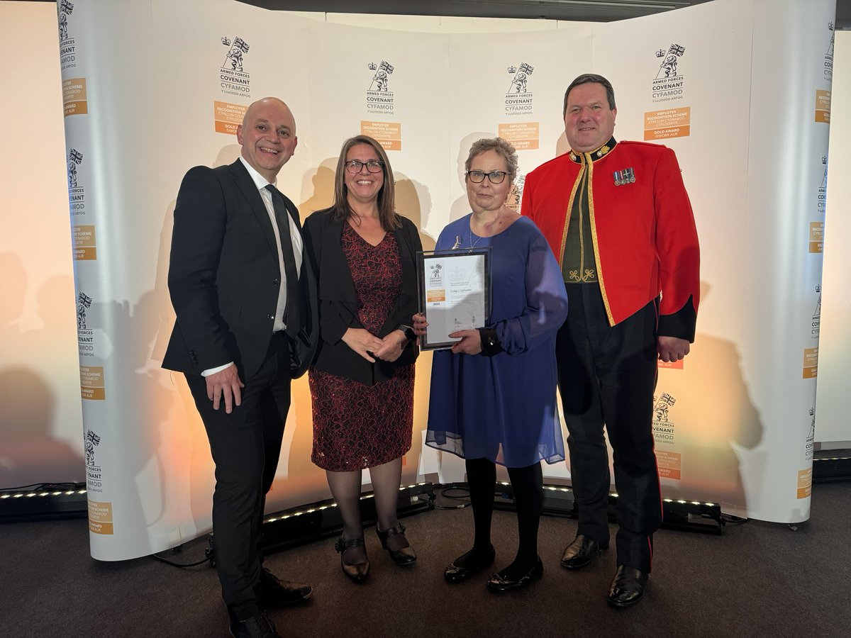 Proud to be at @HensolCastle to receive the Gold Employer Recognition Award #GoldERS23. Thank you @reesjv and all our Armed Forces colleagues @ColegyCymoedd @morgan_jonnie