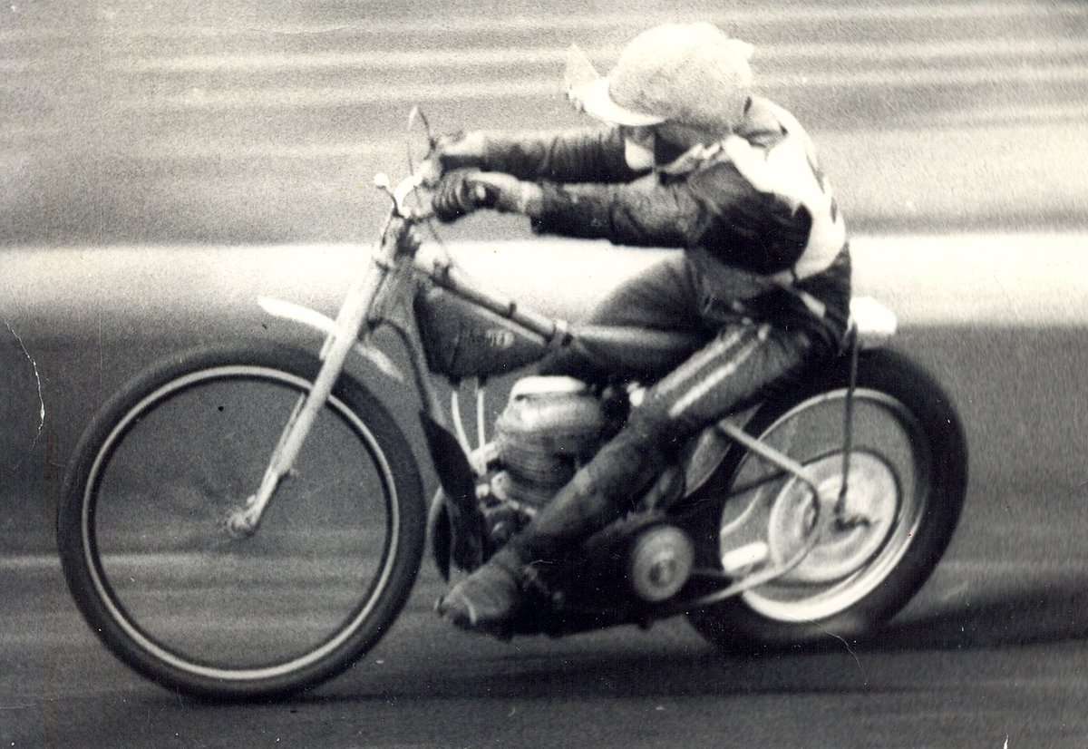 UprightSpeedway's tweet photo. #FastThursday https://t.co/wPNaQzb6e4