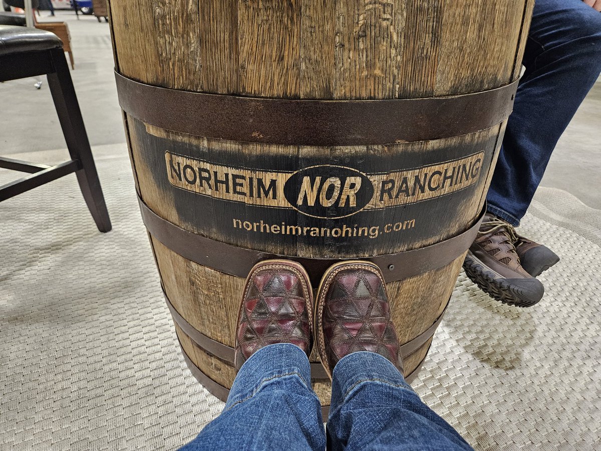 NorheimEquipCo's tweet image. No one shines boots like Baxter and Bailey Shoe Shine Company and he's ready to tackle yours.
Now until Saturday, we're donating all shoe shine proceeds to @STARSambulance. Find us in the Affinity Plex at Agribition #CWA23 #NorheimRanching #starsairambulance