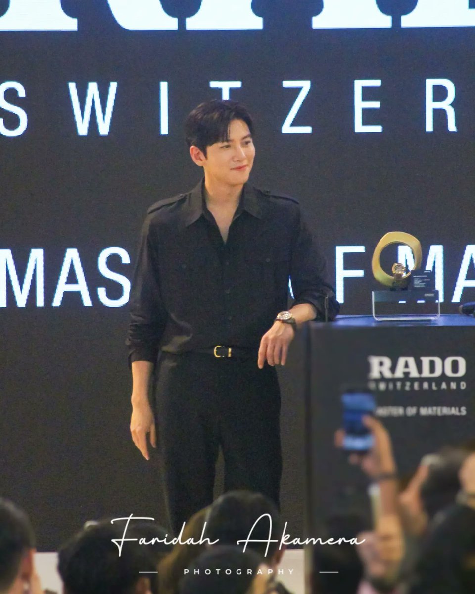 StoryKover's tweet photo. 20232311 📸 Ji Chang Wook at Grand Opening of RADO Boutique in Malaysia.
#rado #radocaptaincook #skeletonwatch #feelit #지창욱 #jichangwook #radowatch #radoxjichangwook #pavilionKL #welcometosamdalri #theworstevil #웰컴투삼달리 #jichangwookinmy #jichangwookinkl https://t.co/a4fGNueVii