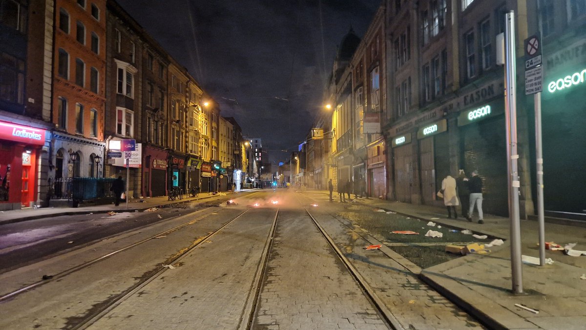 AOAFiidka's tweet photo. These photos have just been taken, and I honestly can't believe what's happened tonight in Dublin #DublinRiots 

#Dublin #Ireland #CityCentre https://t.co/m1EC2Nu8WQ