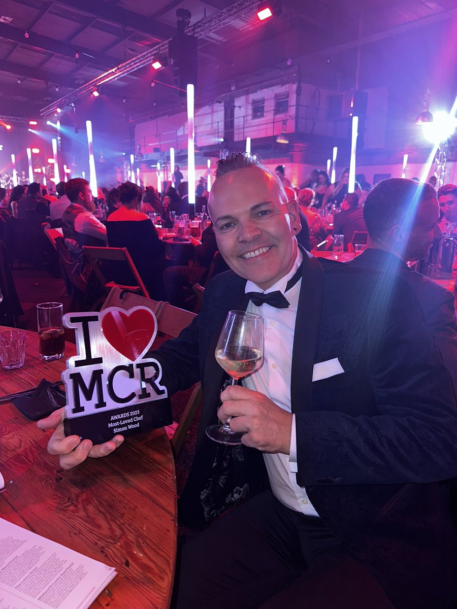 Simon Wood tweet media