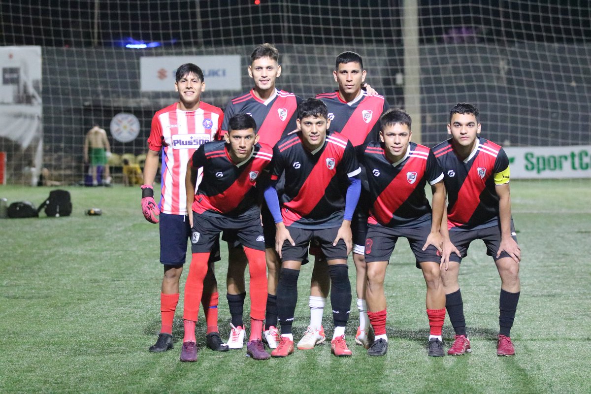 Imperix lo dio todo pero no alcanzó, nos volveremos a encontrar muy pronto 🙌🏽👊🏼 <a href="/ligadetuiteros_/">Más Liga</a> 
Siempre IMPERIX 🔵🔴