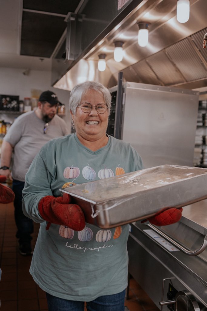 Just served a delicious Thanksgiving Day dinner to our guests! Thank you for loving our neighbors in need and sharing a day like today with them. 

From all of us at Wheeler Mission, Happy Thanksgiving! 🦃🍽
