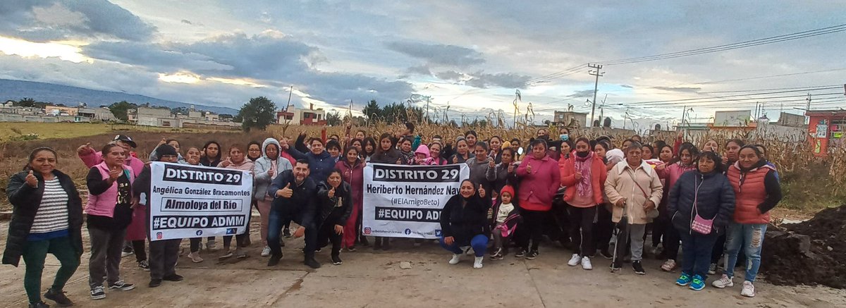 hhnava38's tweet photo. La voluntad de seguir en #EquipoADMM sobre pasa los climas en #AlmoloyaDelRio son guerreras a prueba de todo gracias #Angelica por compartir con tan lindas personas en el #EquipoADMM 
#Distrito29
#ElAmigoBeto
#QuienDijoFrio https://t.co/kedtpk01FJ